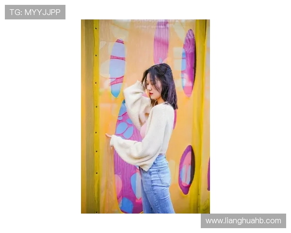 当足球巨星邂逅银幕女神爱情与梦想交织的浪漫故事