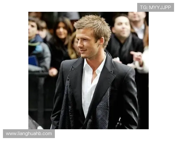 足球巨星归乡之旅感动家乡人民重温青春岁月