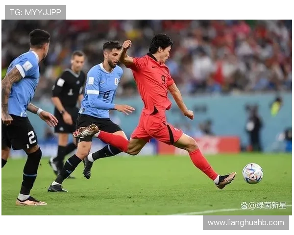 足球场上的魅力男神盘点那些令人心动的足球明星帅哥