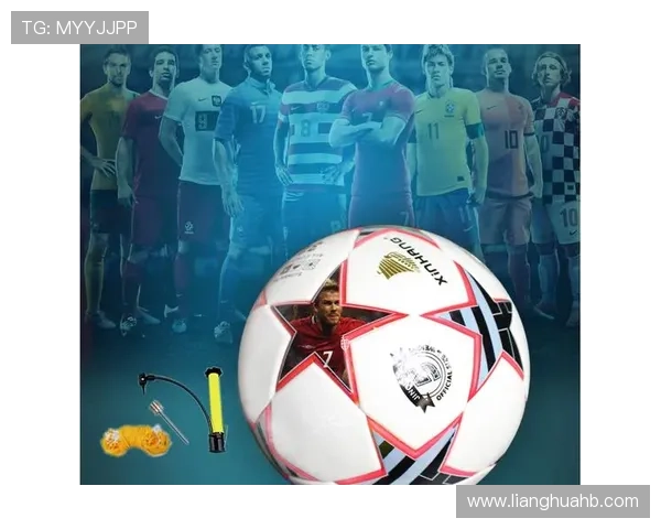 黑白头像下的足球明星男生展现独特魅力与激情的瞬间